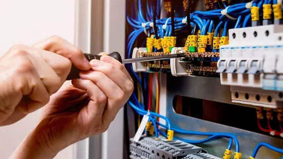 شركة فحص أعطال الكهرباء بالرياض 